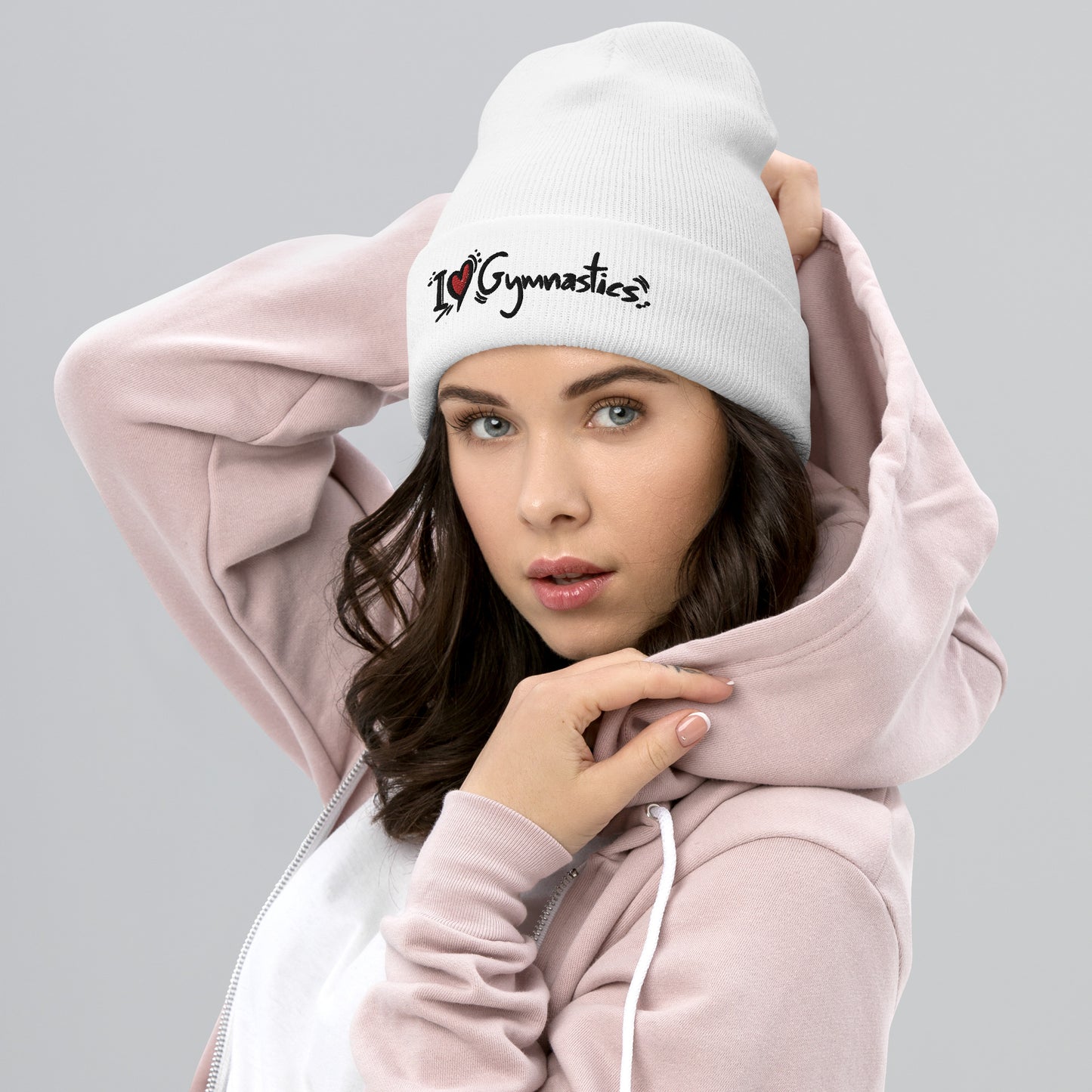 I Love Gymnastics (geborduurd) - Witte beanie met omgeslagen rand